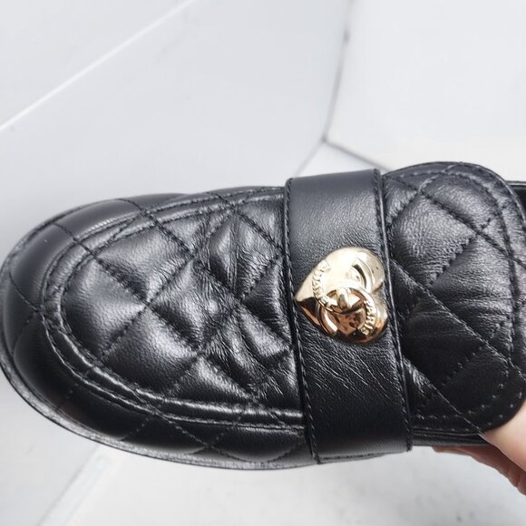 CHANEL Heart Interlocking CC Quilted Black Leather Block Heel Shoe - Picture 14 of 15